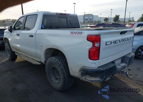 2021 Chevrolet Silverado 1500 4Wd Short Bed Lt Trail Boss z USA, uszkodzony, nr VIN 3GCPYFEDXMG105720